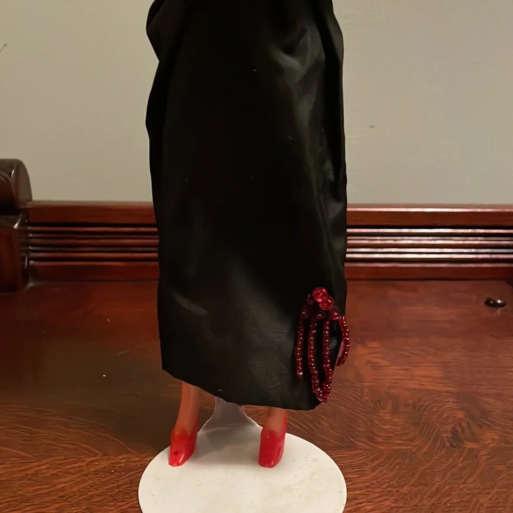 1980s Barbie wearing handmade outfit with real fur. - Picture 3 of 16